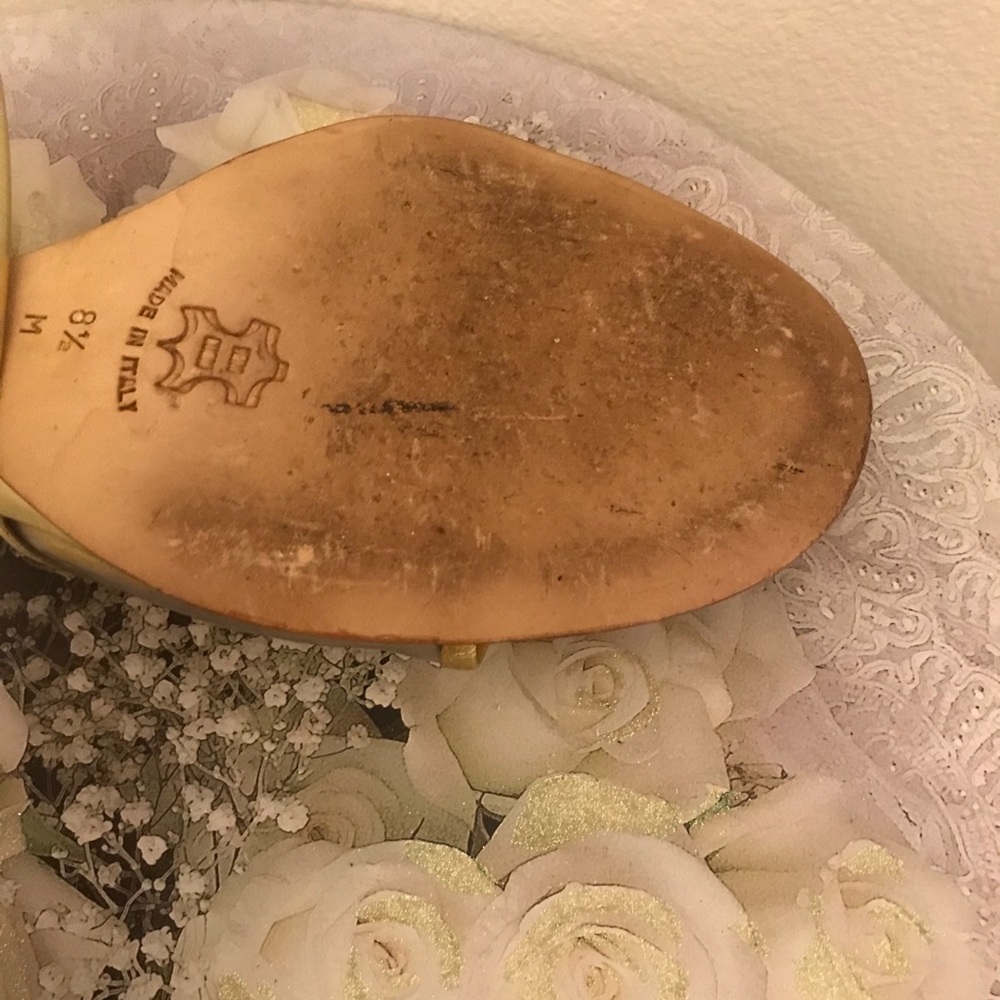 Mizrahi Gold Wedge Mule  -Size 8.5 - Picture 10 of 10